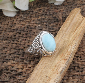 Bague de mariage en larimar naturel dominicain sertie clos, en argent sterling 925, véritable pectolite bleue à motif marin, bijoux faits à la main - Product Image 4