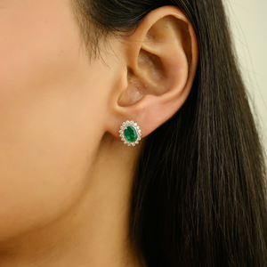 ต่างหูแบบติดหูทรงคลัสเตอร์ ดีไซน์คลาสสิกสวยงามที่สุด ประดับมรกตแซมเบียและเพชร ตัวเรือนทองคำขาวบริสุทธิ์ 14K งานแฮนด์เมด - Product Image 2