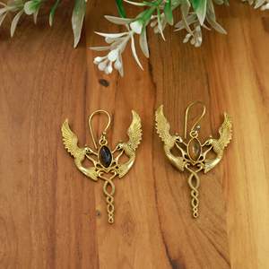 Pendientes de latón con diseño de Fénix y múltiples gemas |   Pendientes Colgantes Hechos a Mano con Diseño de Cisne Doble, Turquesa, Ojo de Tigre, Labradorita y Piedra Lunar - Product Image 5