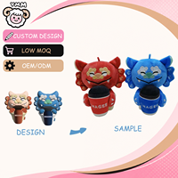 Boneka Plush Kapas PP Super Lembut Tarian Lebah Cina Kustom Merah Biru Maskot Budaya Boneka Isi Dakron Memegang Cangkir Teh Bordir Anti Stres