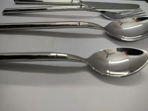 Ensemble de couverts modernes en métal, finition miroir, compatibles lave-vaisselle, pour mariage, cuillère, fourchette, couteau - Product Image 4