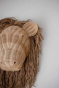 Décoration murale artisanale tête de lion en rotin, matériaux organiques pour chambre d'enfant, décoration artisanale à suspendre, réduction spéciale. - Product Image 3