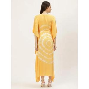 Kaftan Kurta en rayonne teinte à la main de qualité supérieure, jaune moutarde, col rond, manches trois-quarts, asymétrique - Product Image 4