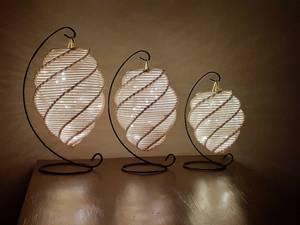 Portavelas o Linterna de Vidrio y Ratán con Elegante Diseño Tejido para Decoración del Hogar o Ocasiones Especiales - Product Image 3