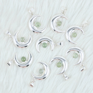 Venta al por mayor de gemas naturales de prehnita con engaste de bisel chapado en plata de ley 925, dijes de la paz estilo bohemio para fabricación de joyas a granel - Product Image 3