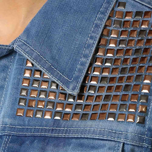 Vestes pour femmes de haute qualité, design uni et tendance, tissu en denim, couleur bleue, boutons surdimensionnés, manches longues, veste en jean pour femmes - Product Image 5