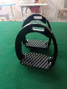 Étriers de sécurité personnalisés pour cavalier, modèle Venice Evo, en aluminium, avec système de dégagement rapide - Product Image 6