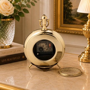 Reloj de Escritorio Circular de Latón con Números Romanos, Movimiento de Cuarzo, Silencioso, sin Tictac, con Sonido de Campana a las Horas, Diseño Tradicional - Product Image 3