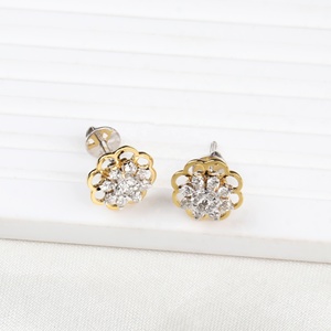 ต่างหูเพชรแท้ทรงดอกไม้เจียระไนบริลเลียนท์ ทองคำแท้ 14K ขายส่ง เครื่องประดับชั้นดี Memoria Jewels - Product Image 3