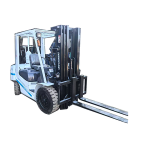 Chariot élévateur diesel TCM 30 d'occasion, 3 tonnes, équipement de construction avec moteur et roulement, inspection usine, prix usine - Product Image 1