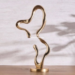 Sculpture géométrique abstraite en métal doré coulé, anneaux entrelacés, sur socle en marbre blanc, pour décoration de bureau - Product Image 6