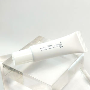 Hydro-Glow Vegan <b>Brightening</b> Under <b>Eye</b> Primer Cream Treatment - Product Image 4