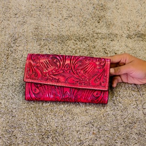 2026 New Arrival Hand Tooled Florals Carving 100% Genuine Leather Clutch Wallet Western Stylish Mobile Carry Hand Bags For Women - Product Image 1