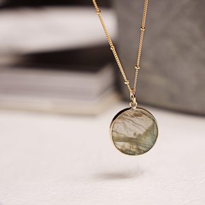 Pendentif disque vintage en labradorite, chaîne satellite plaquée or et argent en argent 925, bijoux de fiançailles pour hommes et femmes - Product Image 1