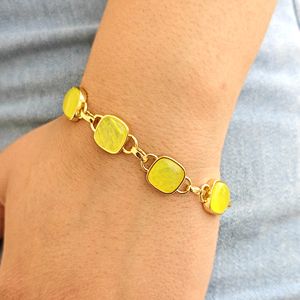 Pulsera ligera para uso diario con cabujón de prehnita en forma de cojín, cadena de eslabones con piedra de jade, chapada en oro de 18k, hipoalergénica. - Product Image 1