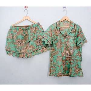 Ensemble de pyjama en coton élégant pour femmes, imprimé floral magnifique, manches courtes, respirant, léger, vêtements de nuit parfaits - Product Image 3