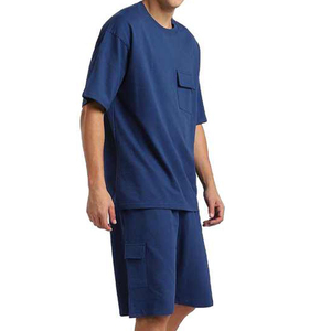 เสื้อยืดคอกลมสีกรมท่าสำหรับผู้ชายพร้อมกระเป๋าและกางเกงขาสั้นคาร์โก้ ชุดลำลองสำหรับฤดูร้อน ผ้าถักนิตติ้งจากผ้าฝ้าย 100% - Product Image 2