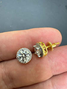 Boucles d'oreilles clous unisexe en argent sterling 925 plaqué or 14K, moissanite taille brillant rond, serti halo, tendance, vente en gros, 7mm-12mm - Product Image 3