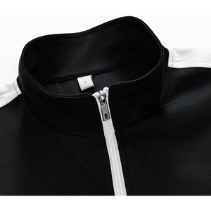 Survêtement pour homme noir à rayures rouges, veste zippée intégrale, pantalon assorti, poches latérales, taille élastique, tenue sportive pour l'automne - Product Image 3