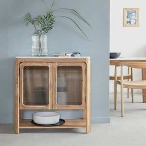 Aparador Vandana Stellar Vesta con frente de vidrio en madera de acacia y mármol - Product Image 3