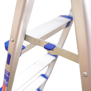 Wood <b>Step</b> Ladder 4 <b>Steps</b> 6FT Height 150kg Capacity Household Use Modern Design Manual Locking Mechanism - Product Image 6