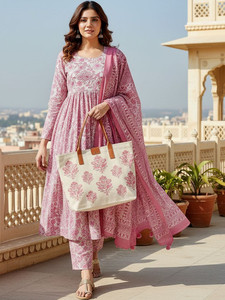 <b>Women</b> Pink Rayon Floral Printed <b>Kurta</b> Set Dupatta Knee-Length Regular Fit Traditional Ethnic Wear India Pakistan Style Quick Dry - Product Image 5