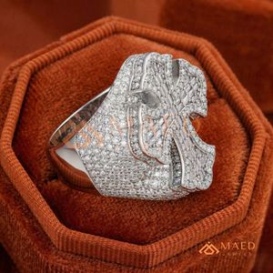 แหวนรูปกากบาทสองสีประดับเพชรโมอิสซาไนต์ เงินแท้ 925 ดีไซน์หรูหรา สไตล์ฮิปฮอป สำหรับนักร้องแร็ปและนักดนตรี - Product Image 2