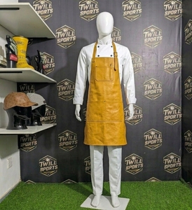 Delantales Clásicos de Cuero Amarillo sin Mangas, Hechos a Medida, Precio Competitivo, Diseño Único y Moderno, Resistentes al Agua - Product Image 3