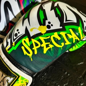 Guantes de Boxeo Twins Último Modelo, Totalmente Estampados, Profesionales de Muay Thai, Cuero Genuino de Vaca, Protección para Muñeca, con Cordones - Product Image 4