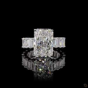 Anillo de compromiso con diamantes simulados radiantes de 13.46 quilates, chapado en oro blanco de 14 quilates, joyería de lujo. - Product Image 2