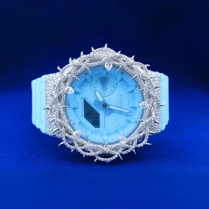 Montre numérique hip-hop audacieuse bleue et stylée avec un cadran orné de motifs en épines argentées et de pierres étincelantes pour un style de bijoux tendance - Product Image 3
