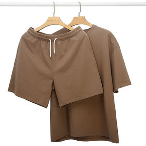 Ensemble T-shirt uni crème à manches courtes et short de détente assorti avec cordon de serrage pour femme – Vêtements OEM ODM en gros - Product Image 3