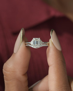 Anillo Moderno de Doble Banda con Moissanita de Corte Esmeralda 2CT, Conjunto de Anillos de Plata 925 Original, Estilo Romántico, Regalo para Novias - Product Image 2