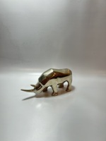 Figurine géométrique en aluminium argenté moderne, rhinocéros, sculpture de table faite à la main, décoration de bureau durable, cadeau de Noël ou de la Saint-Valentin