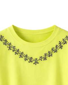 Camiseta Corta de Mujer Color Verde Neón, Bordado Floral Minimalista, Manga Corta, Informal, Mezcla de Algodón Suave, Top de Verano para Mujer, Venta al Por Mayor - Product Image 5