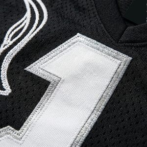 เสื้อฟุตบอลอเมริกันแบบตาข่ายระบายอากาศได้ดีสำหรับผู้ชาย คอวี แขนสั้น แห้งเร็ว ชุดฝึกซ้อมทีม พิมพ์ลายดิจิทัลจำนวนมาก สำหรับกีฬา - Product Image 5