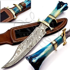 Couteau de survie Bowie en acier Damas pour la chasse, le camping et la randonnée, durable et multi-usages, avec manche en os de chameau - Product Image 3