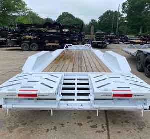 Remorque porte-équipement tandem 10K Super Singles, modèle 2025, la plus vendue, pour transport de matériel avec passage de roues - Product Image 4