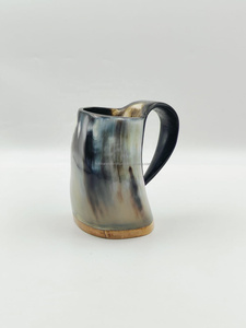Jarra de Cuerno Natural Hecha a Mano, Ecológica y Ligera, Artesanía Tradicional con Estilo Americano Moderno para Cerveza - Product Image 1
