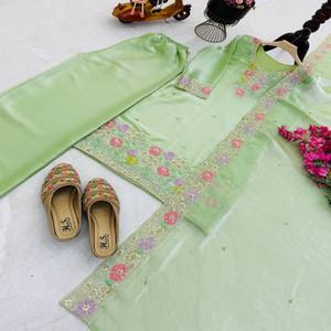 Conjunto Kurti Palazzo Bordado para Mujer VASTRA COTTAGE con Dupatta, Adorno de Lentejuelas, Cuello Redondo, Traje Festivo para Fiestas - Product Image 4