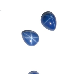 Zafiro Azul Estrella Pera 7x9 mm 3 Quilates, Cabujón Pulido Creado en Laboratorio con Efecto Estrella de 6 Rayos, 4 mm de Altura para Fabricación de Joyas - Product Image 1