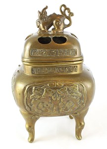 Traditional <b>Oud</b> Scent <b>Bakhoor</b> Incense Burner Designed to Create Warm and Inviting Home Ambience - Product Image 5