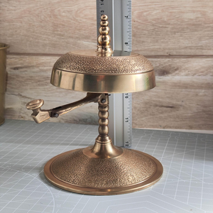 Cloche de service vintage en laiton, cloche de table décorative, cloche mécanique, cloche de réception d'hôtel, cloche de comptoir de restaurant, décoration de bureau - Product Image 3
