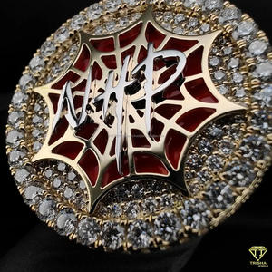 Bague personnalisée en or de luxe pour homme, sertie de diamants de laboratoire, motif toile d'araignée, style hip-hop, avec logo personnalisé - Product Image 4