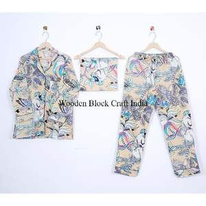 Conjunto de Pijama de Lujo 100% Algodón con Estampado Único de Mono, Transpirable, para Dormir, con Cuello Camisero y Mangas Tres Cuartos, Ropa de Estar por Casa - Product Image 1