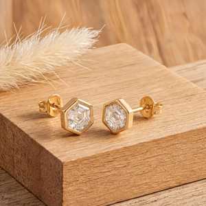 Boucles d'oreilles clous en diamant de laboratoire taille hexagonale, or massif 14K 18K, clarté E VVS, diamant hexagonal certifié IGI - Product Image 4