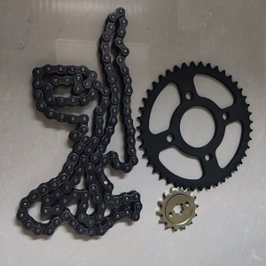 Nuevo Kit de Cadena para Motocicleta RIZZ INTERNATIONAL, Juego de Piñones Delantero/Trasero y Cadena de Transmisión Metálica para Motos de Calle y Todoterreno - Product Image 1