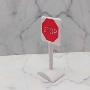 Señal de parada de tráfico de paisaje en miniatura, juguete de muebles de plástico para decoración de casa de muñecas, mundo en miniatura hecho - Product Image 2