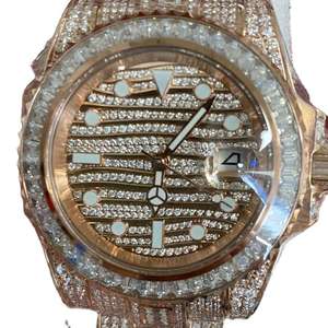 Montre-bracelet pour homme en or jaune, bicolore, de luxe, entièrement sertie de moissanite et de diamants, avec bracelet et cadran noir, entièrement personnalisable - Product Image 6