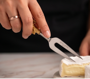 Juego de servidores de queso y charcutería Golden Leaf con mango de latón, hoja plateada espejada resistente al óxido, de la mejor calidad para fiestas y hoteles. - Product Image 3